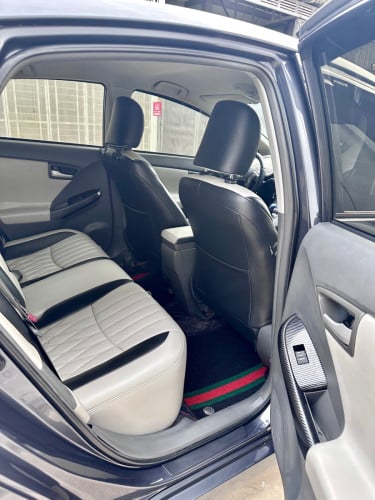 លក់ Prius 2011 Option2 Android&កាប៊ោនហើយ ធានាទឹកថ្នាំសុីនមួយជុំ