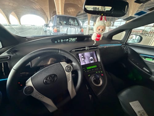 ឡានជិះផ្ទាល់ខ្លួន Prius Option 5 Advance ឡើង 012 16800$ ចរចា