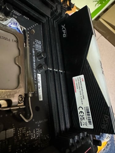 លក់ ram adata DDR5 6000  16GB RGB ដើរល្អ