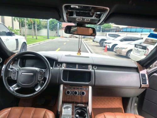 ឡានលក់ Rang Rover Vogue 2015 LWB តួវែង V6សាំងឡាននៅស្អាត នៅថ្មី