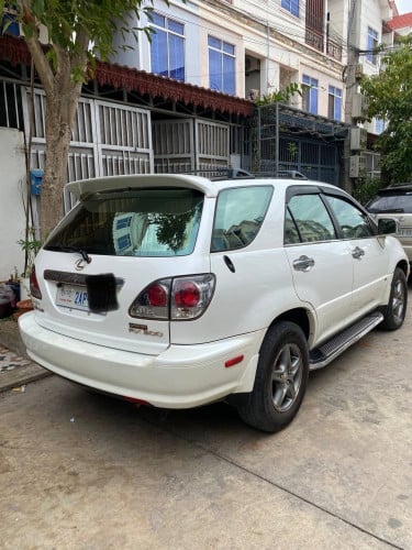 ឡានអ្នកប្រើ RX300,02 ប៉ុង2 Coach edition ចចារបានច្រើន