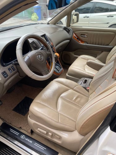 ឡានអ្នកប្រើ RX300,02 ប៉ុង2 Coach edition ចចារបានច្រើន
