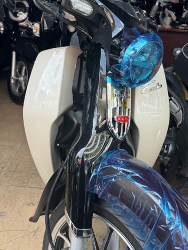 កំពូល Super CUB 125cc លំដាប់ស្អាតៗមេ គីឡូតិចតម្លៃ2021 3280$ដល់2024 3780$ត្រូវ១ណាយក១និង