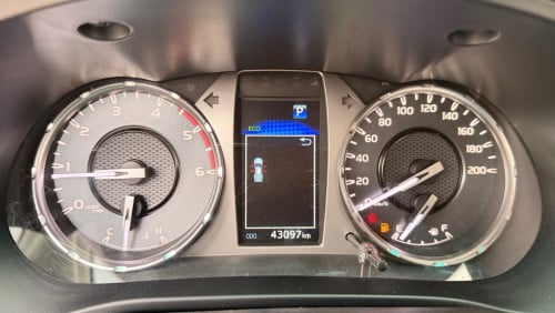 មហាថ្មី Toyota Hilux Revo V-edition 024 ហ្សុីន១ជុំ