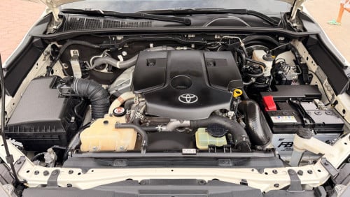 មហាថ្មី Toyota Hilux Revo V-edition 024 ហ្សុីន១ជុំ