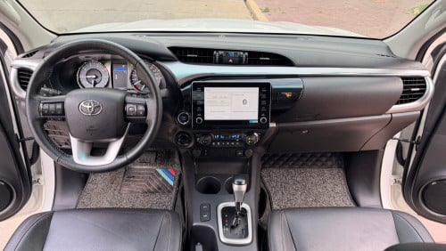 មហាថ្មី Toyota Hilux Revo V-edition 024 ហ្សុីន១ជុំ