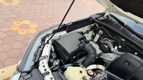 មហាថ្មី Toyota Hilux Revo V-edition 024 ហ្សុីន១ជុំ