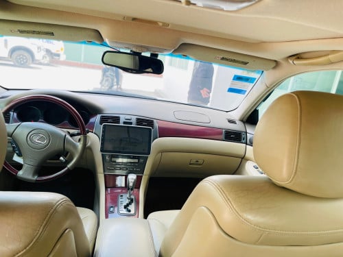 ✅ឡានលក់ប្រញ៉ាប់ (Lexus ES300)ឆ្នាំ2002✅ធានាឡានអត់បុកអត់ប៉ះ✅ម៉ាសុីនប្រអប់លេខអេមជើងក្រោមអេម