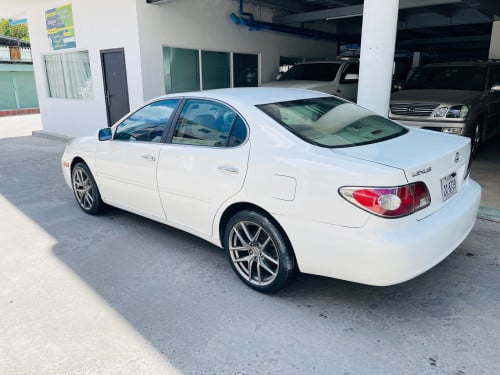 ✅ឡានលក់ប្រញ៉ាប់ (Lexus ES300)ឆ្នាំ2002✅ធានាឡានអត់បុកអត់ប៉ះ✅ម៉ាសុីនប្រអប់លេខអេមជើងក្រោមអេម