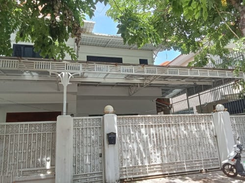 🏡 Villa for Sale & Rent at Bassac Garden City