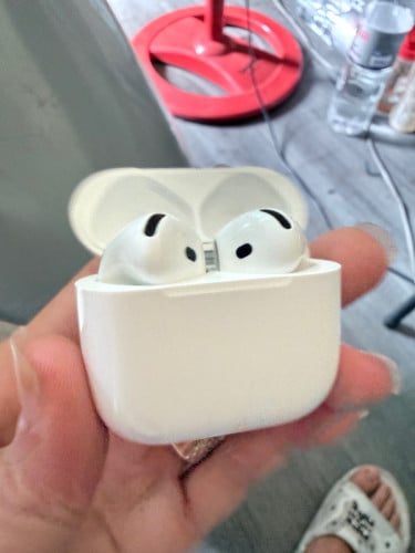 AirPod 4