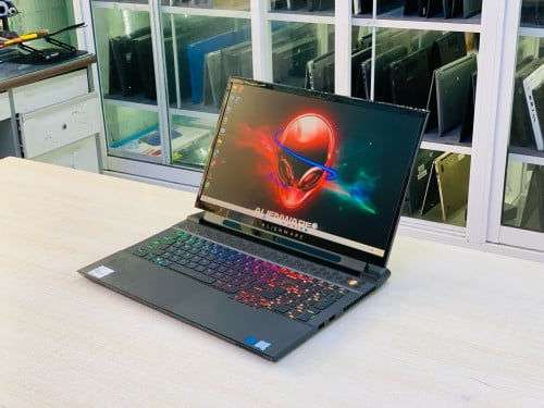 Alienware M17 R2 17.3” FHD 144Hz