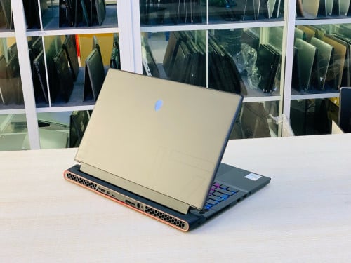 Alienware M17 R2 17.3” FHD 144Hz