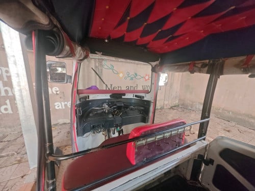 Bajaj Re Maxima z