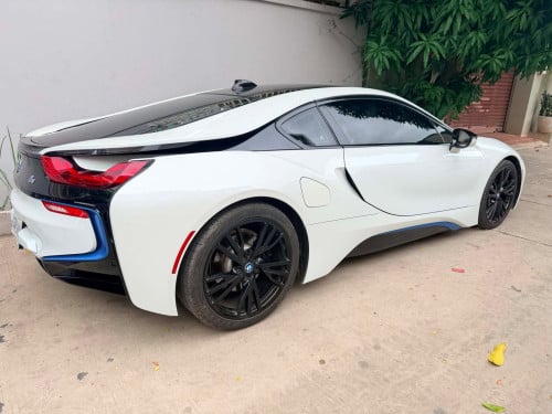 BMW I8 ឆ្នាំ 2014Full option