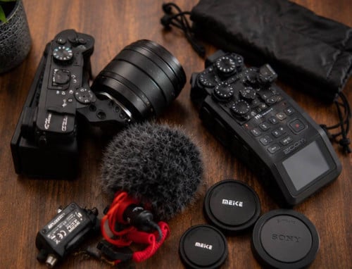 Sony A6600 Full Kit with Lens, Zoom Recorder, Microphones & Camera Bag