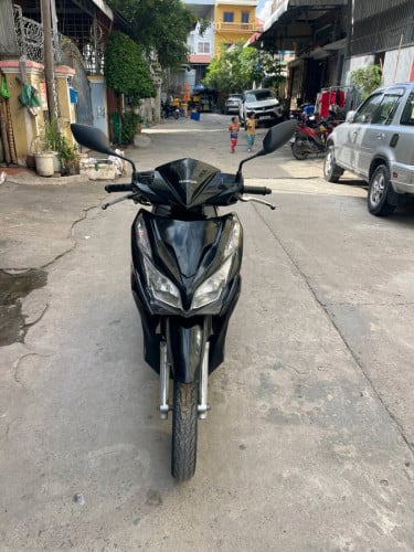 Click 015ថៃ