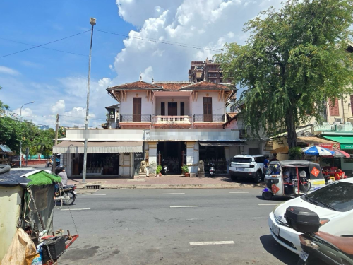 Corner French Colonial Villa For Rent Near Royal Palace