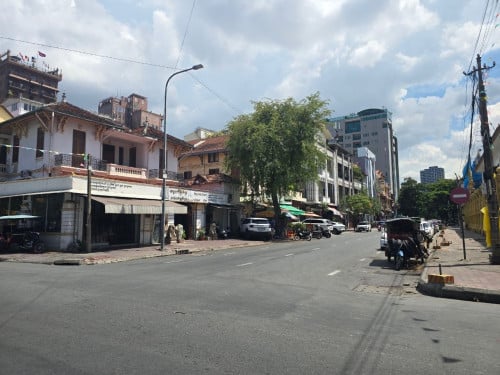 Corner French Style Villa For Rent in Doun Penh