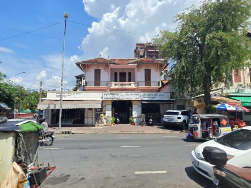 Corner French Style Villa For Rent in Doun Penh