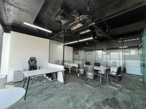 Coworking space for rent at koh pich ការិយាល័យជួល មានតុ កៅអីស្រាប់ នៅកោះពេជ្រ (Of-138)
