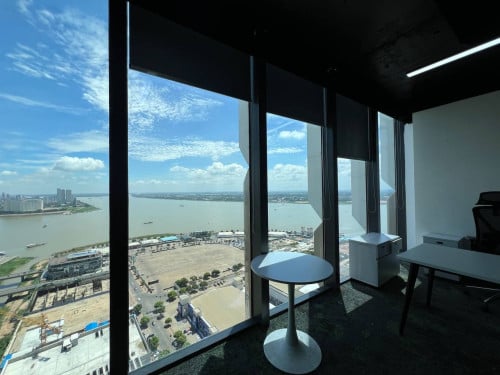 Coworking space for rent at koh pich ការិយាល័យជួល មានតុ កៅអីស្រាប់ នៅកោះពេជ្រ (Of-138)