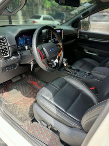Ford Ranger Wildtrak 023 ហ្សុីនមួយជុំគីឡូតិច