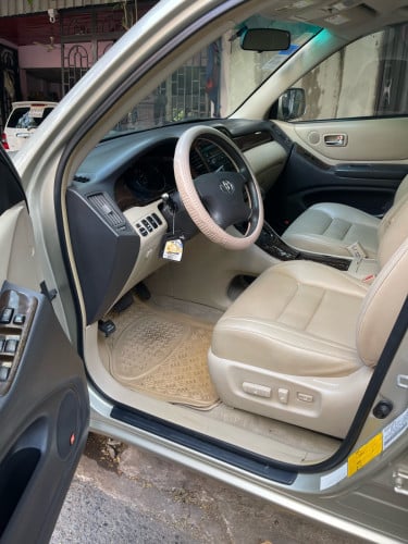 Highlander 02 limited full option ម្ចាស់ដេីមថ្មីណាស់ ថ្នាំស្រីនមួយជុំ អត់ច្រេះ