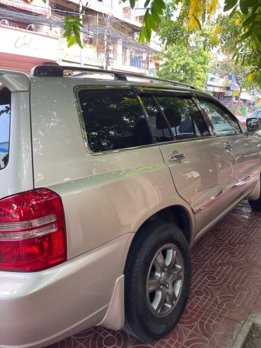 Highlander 02 limited full option ម្ចាស់ដេីមថ្មីណាស់ ថ្នាំស្រីនមួយជុំ អត់ច្រេះ