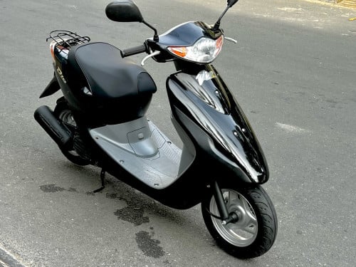 Honda Dio 50cc ប្រើសាំងសុទ្ធ ប្រាំងប៉ូម មានប្រពន្ធ័ ឈប់រលត់ ម៉ូតូស្អាត សុំនុំសុីន ក្រដាស់ពន្ធ