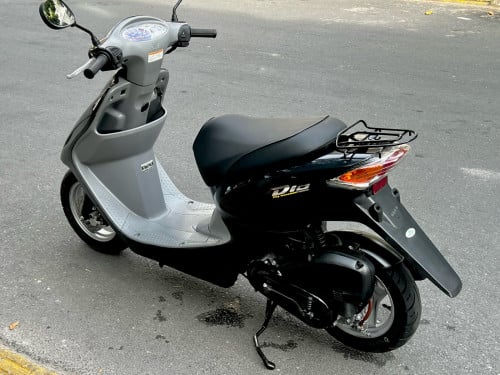 Honda Dio 50cc ប្រើសាំងសុទ្ធ ប្រាំងប៉ូម មានប្រពន្ធ័ ឈប់រលត់ ម៉ូតូស្អាត សុំនុំសុីន ក្រដាស់ពន្ធ