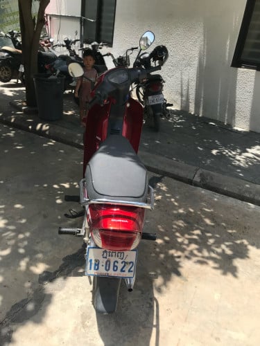 Honda dream c 100 $850