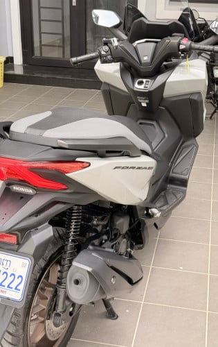 Honda Forza 350 2025 TFT screen