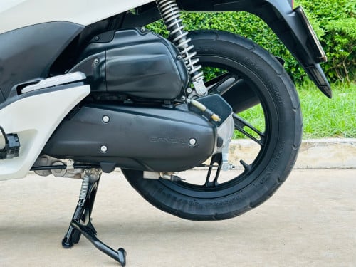 HONDA PCX 012ជប៉ុនសុទ្ធ100% កម្លាំង125cc ម៉ាស៊ីនតាន់ហាប់នែនស្ងាត់ជិះស្រួលស្ទុះខ្លាំងមានពន្ធ