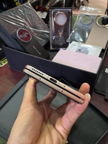 HONOR Magic V5 បោះក្រុមហ៊ុន 512g