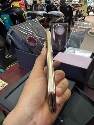 HONOR Magic V5 បោះក្រុមហ៊ុន 512g