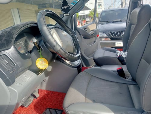 HYUNDAI Starex 2009 For Rent /出租