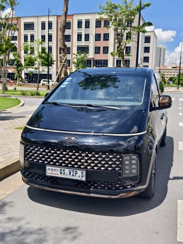 Hyundai Staria LOUNGE 7-Seater 2022 Diesel