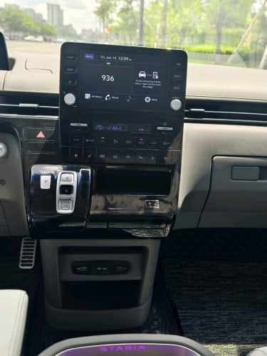 Hyundai Staria LOUNGE 7-Seater 2022 Diesel