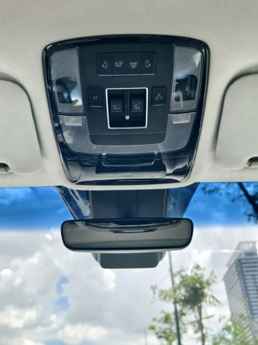 Hyundai Staria LOUNGE 7-Seater 2022 Diesel