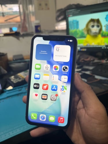 I phone 11 64G អត់ស្គេន អេក្រង់ថ្មី ថ្ម72%