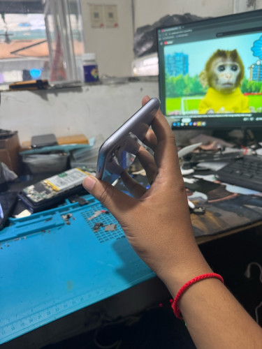 I phone 11 64G អត់ស្គេន អេក្រង់ថ្មី ថ្ម72%