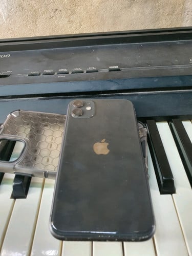 I phone ๐ฑ 11 LA