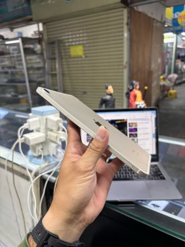iPad mIni6 64G Sim WiFi សានុំស្រុីន កោងតួរតិច