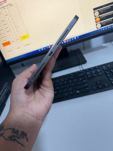 iPad mini6 WiFi 64g នៅស្អាតសនុំស៊ីន ប្រើធ្វើការប្រចាំថ្ងៃ លក់ដូរសារី 260$. ចរចា
