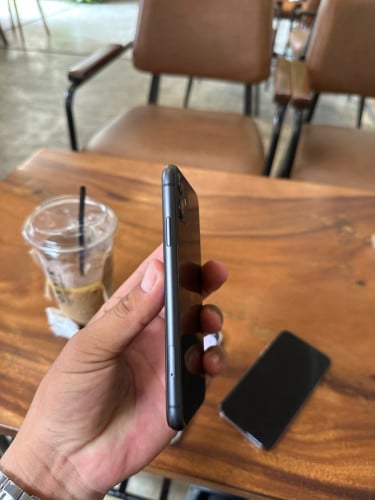 iPhone 11 64G