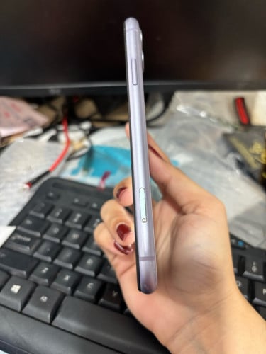 iPhone 11 អេក្រថ្មី អត់ស្គេ គ្រន់តែចុចបេតុpower អត់ទៅ តែប្រើបានធម្មតា