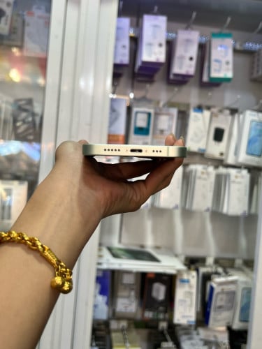 iPhone 12 ទឹកសណ្តែក🍏 LLA 64GB  Battery 88% 🔋 តួស្អាត 99% សំណុំហ្សីន អត់ជាប់អី  (ធានា1ខែ)