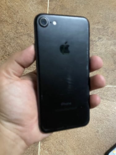 IPHONE 7G 32gb លក់ដូចក្នុងរូប
