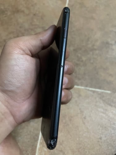 IPHONE 7G 32gb លក់ដូចក្នុងរូប